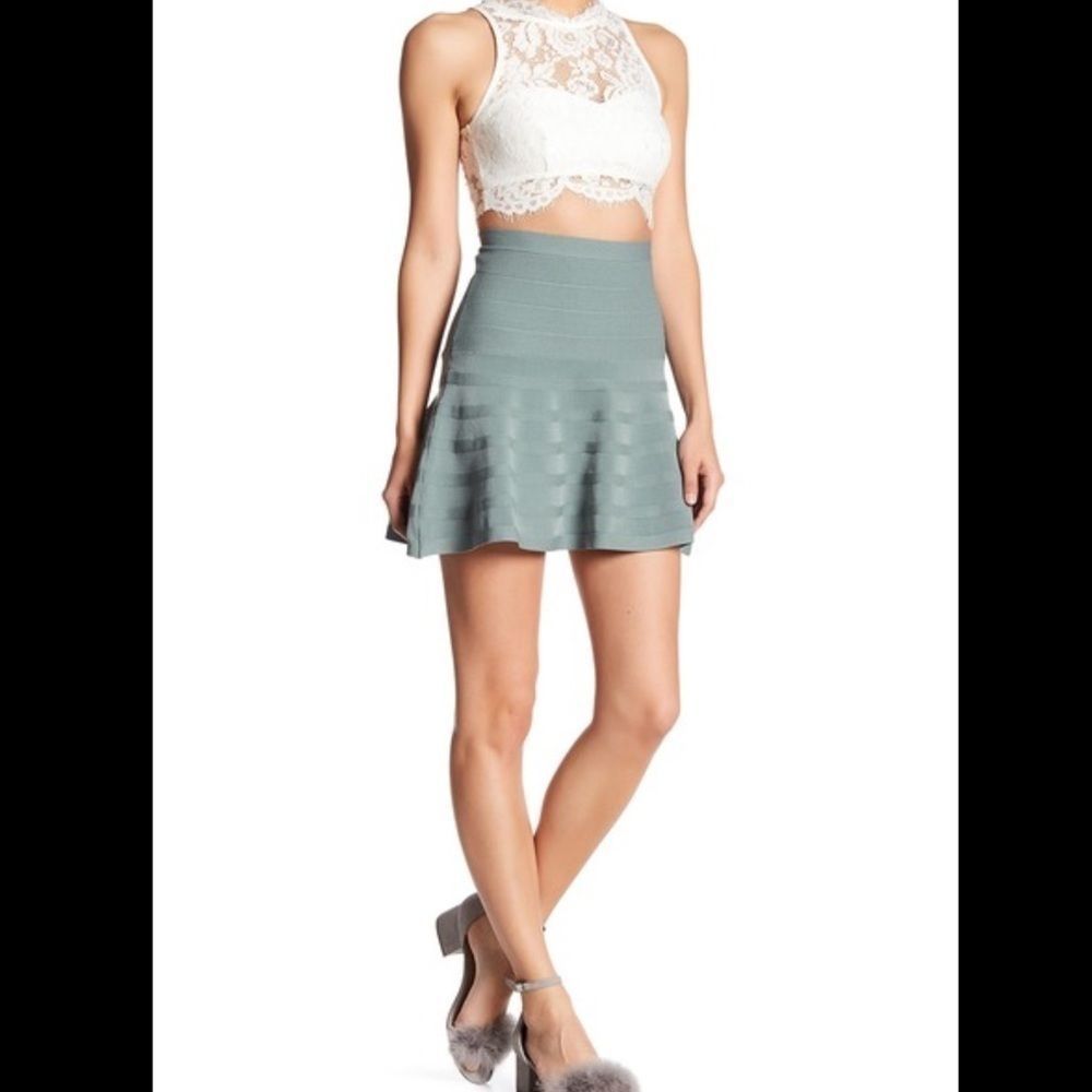 ✨JUST IN✨Peplum Hem Bandage Skirt